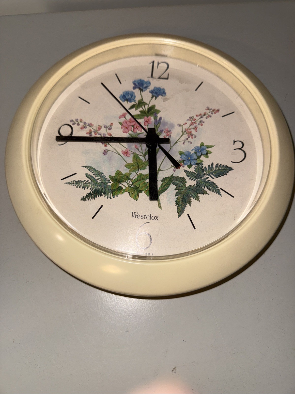 Vintage Westclox Intrigue Wall Clock Floral Design Battery Powered White Plastic