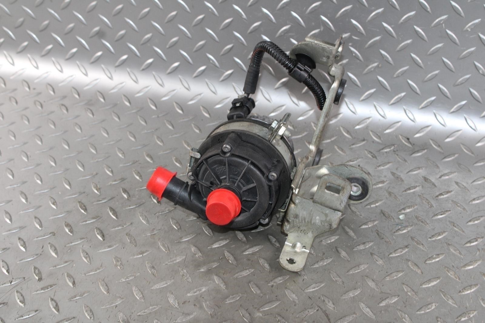 Maserati Ghibli 2017-2021 Auxiliary water pump