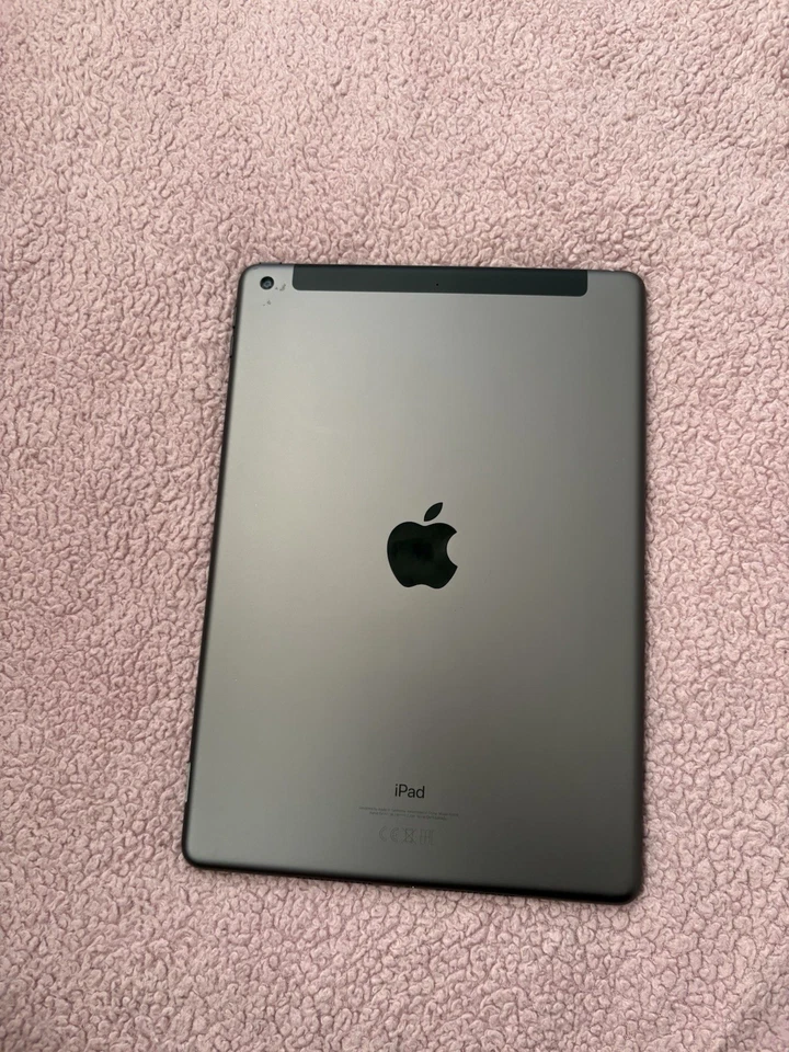 Apple iPad (10th generation) · 64GB · Cellular, photo 2 of 3