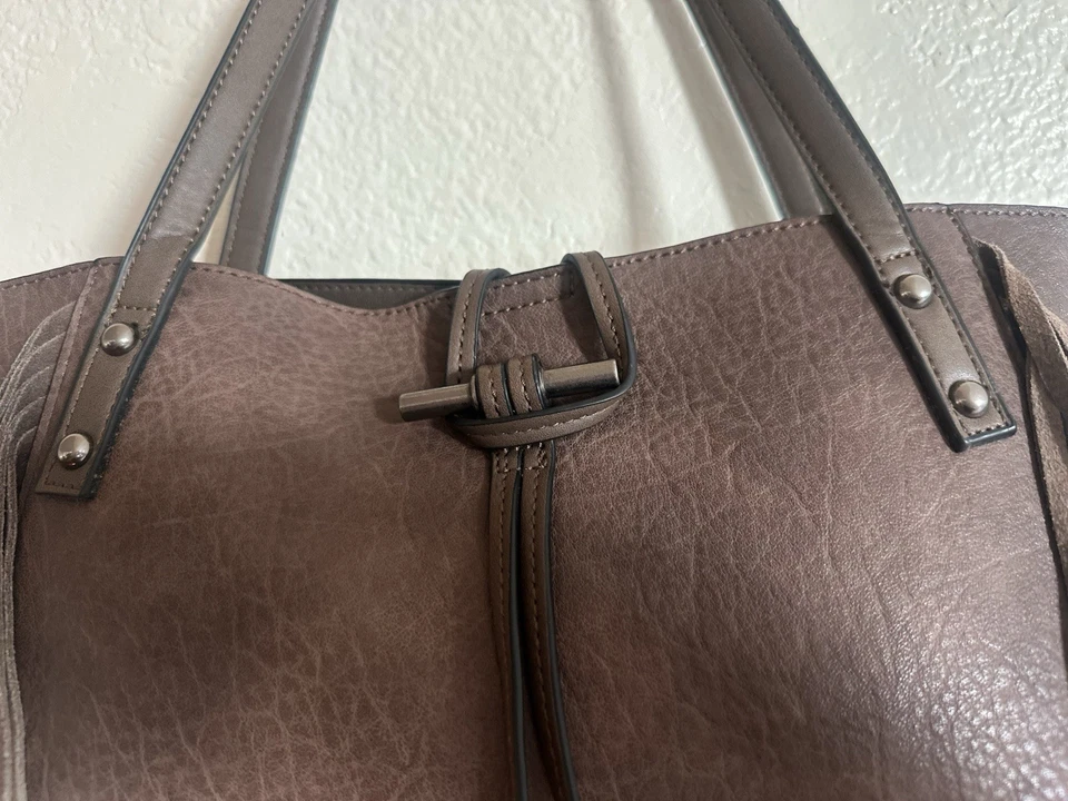 Bolso Bandolera Simply Noelle Marrón/Metal Imitación Cuero Flecos, Nuevo Foto 4 de 4