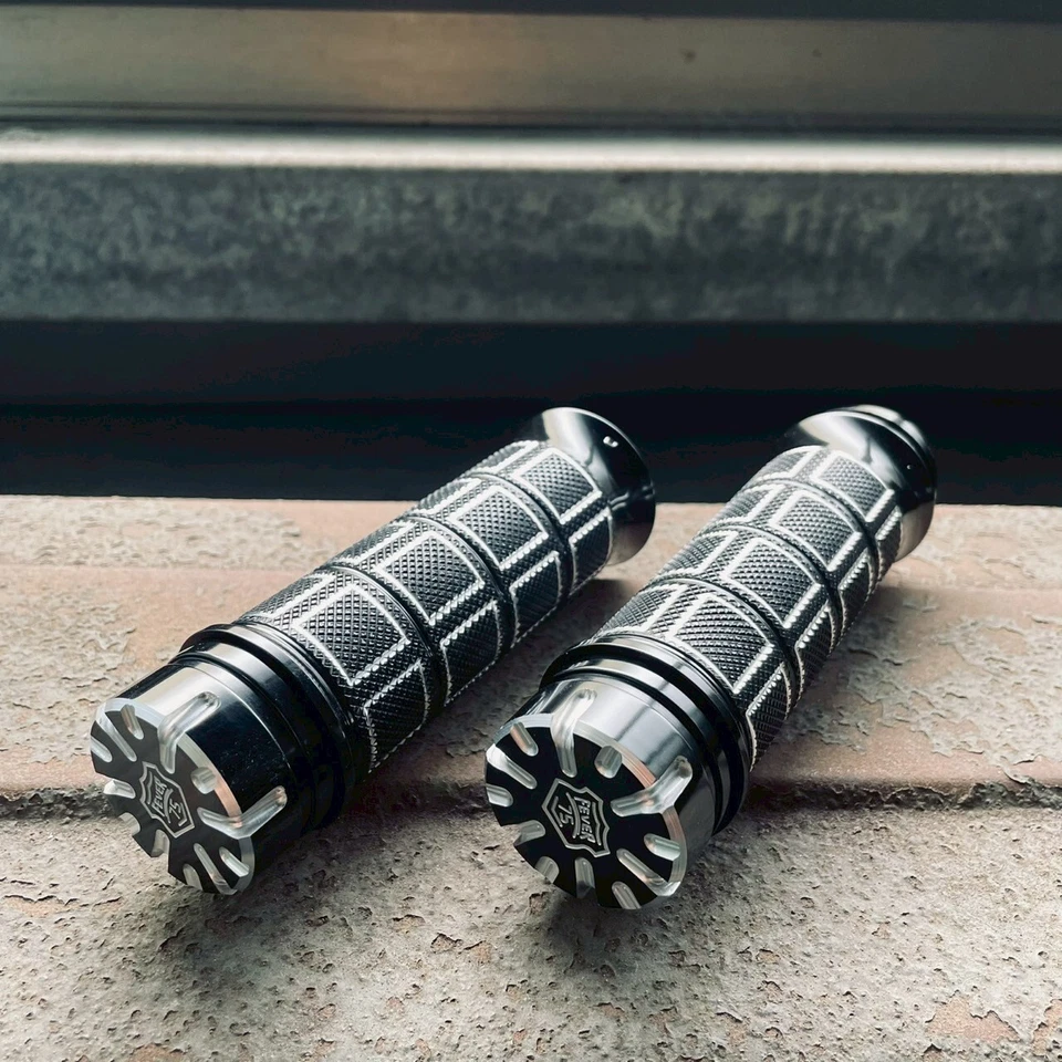 Empuñaduras de motocicleta Drag Specialties Twisted TBW 2008-2024 Harley Touring FXDR Foto 4 de 4