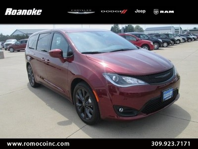 2019 Chrysler Pacifica Touring Plus 2019 Chrysler Pacifica Touring Plus 10 Miles Velvet 4D Passenger Van 3.6L V6 24V