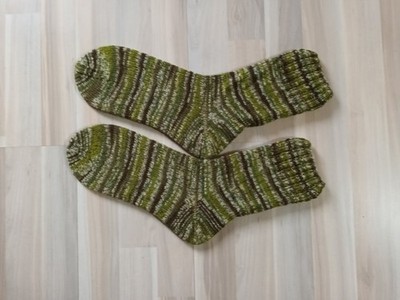 Socken, handgestrickt, Größe 44/45 aus Sockenwolle  ''Ferner Alpenwolle'' 4fach