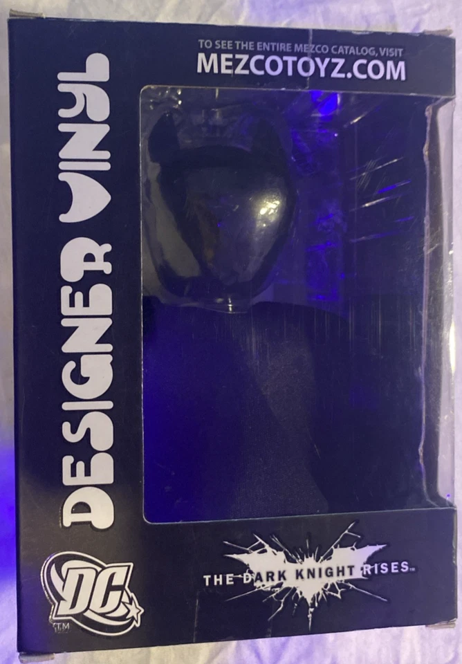 Figura de vinilo de diseñador de películas Mezco Mez-itz Batman Dark Knight Rises 2012 sellada Foto 3 de 4