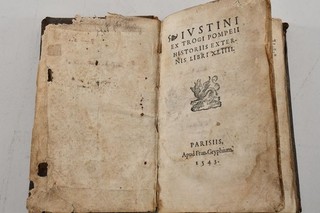 C35E21 Old Book Iustini Ex Trogi Pompeii Historiis Externis Paris 1543