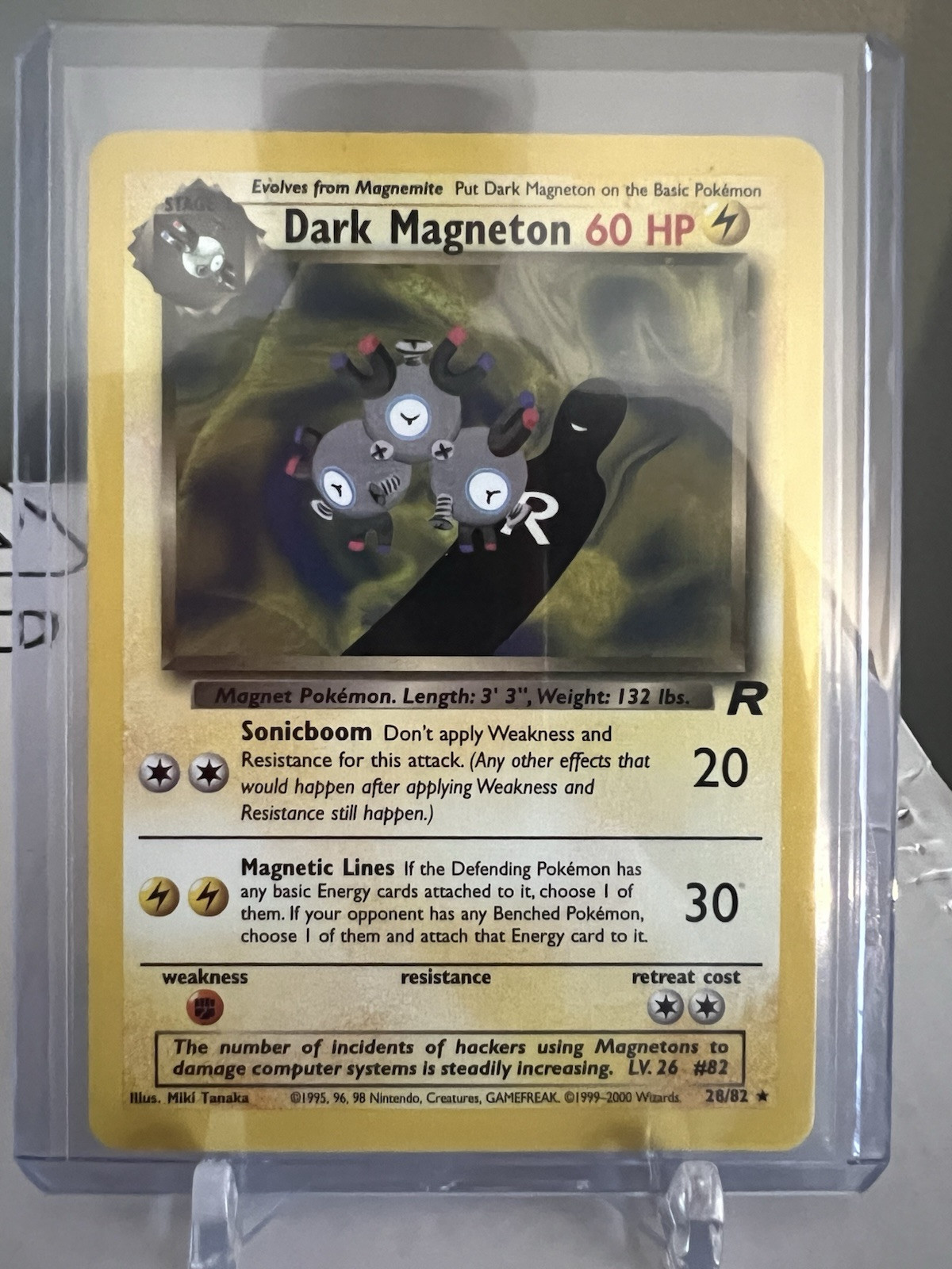 Dark Magneton 28/82 Team Rocket Regular