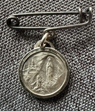 Erinnerungsmedaille Lourdes, Jungfrau Maria  und Bernadette
