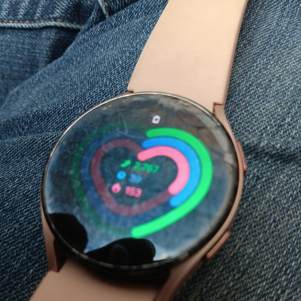 Reloj inteligente Samsung Galaxy Watch4 SM-R860 40 mm Bluetooth oro rosa - probado Foto 2 de 4