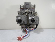 HONEYWELL HONEY WELL DUAL GAS VALVE PN VR8404H5003 VR8404 H5003 LOOK READ L2