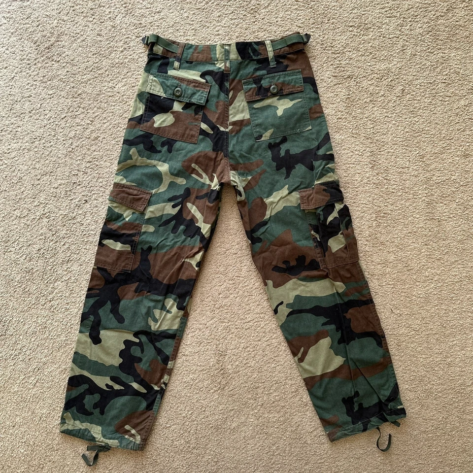 Pantalones de camuflaje para niños grandes (28x25) tiro alto bolsillos de bosque Foto 2 de 4