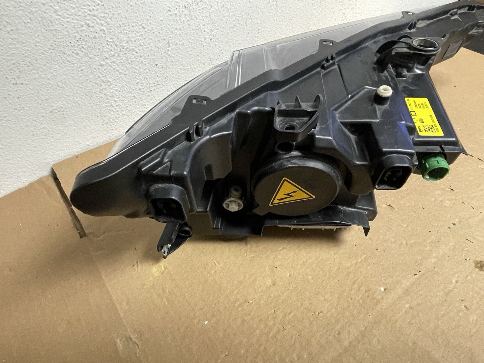 2017 2018 2019 2020 Maserati Levante Left Driver Headlight OEM Xenon HID