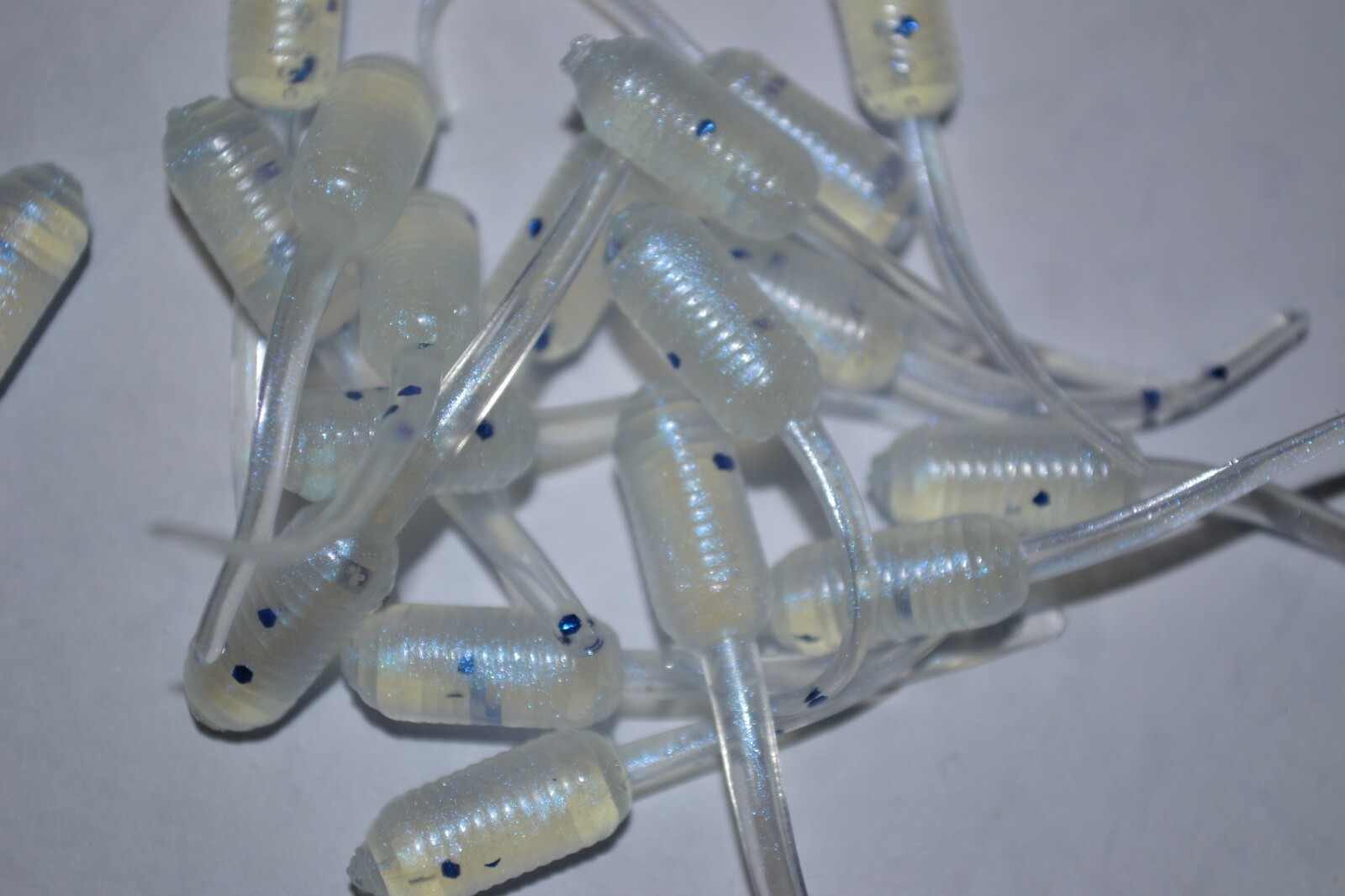 JASONS 2" STINGER SHAD 30 PACK GRUBS CRAPPIE LURES JIGS COPPER - Foto 9