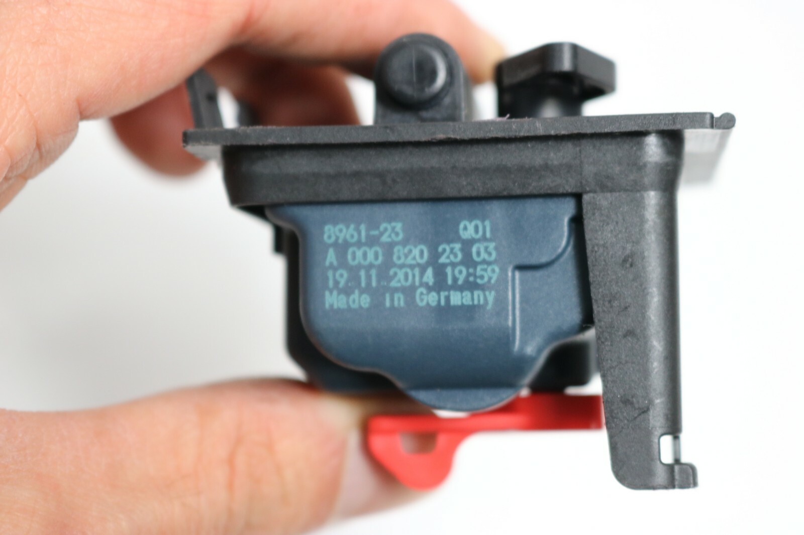 MERCEDES Benz SLC R172 MOPF Fuel Cap Actuator A0008202303 Stellmotor