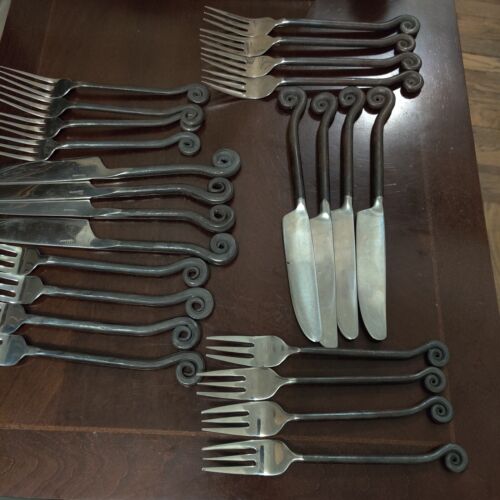 Pottery Barn Fiddlehead Stainless Steel Flatware 24 Pieces Blackened Handles - Picture 4 of 9
