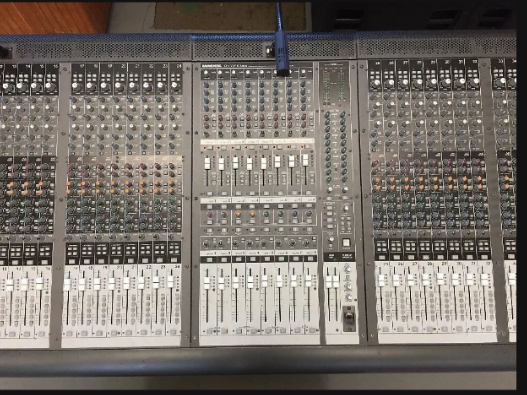 Mackie Onyx 4880 Mixing Console in Excellent condition. Never