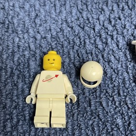 LEGO Classic Space 452/894 Mobile Ground Tracking Station 100% Complete