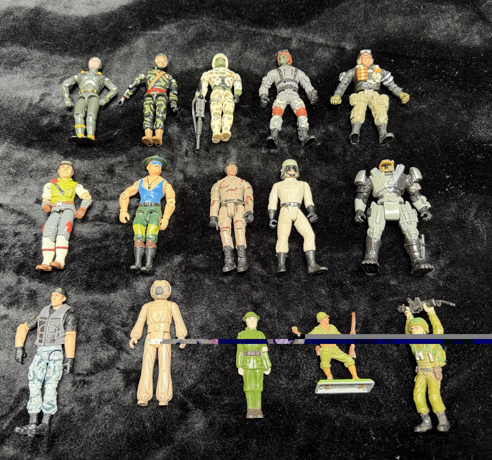 MILITARY ACTION FIGURES, HUGE LOOSE LOT OF 15 FIGURES, VINTAGE 1971-1997!