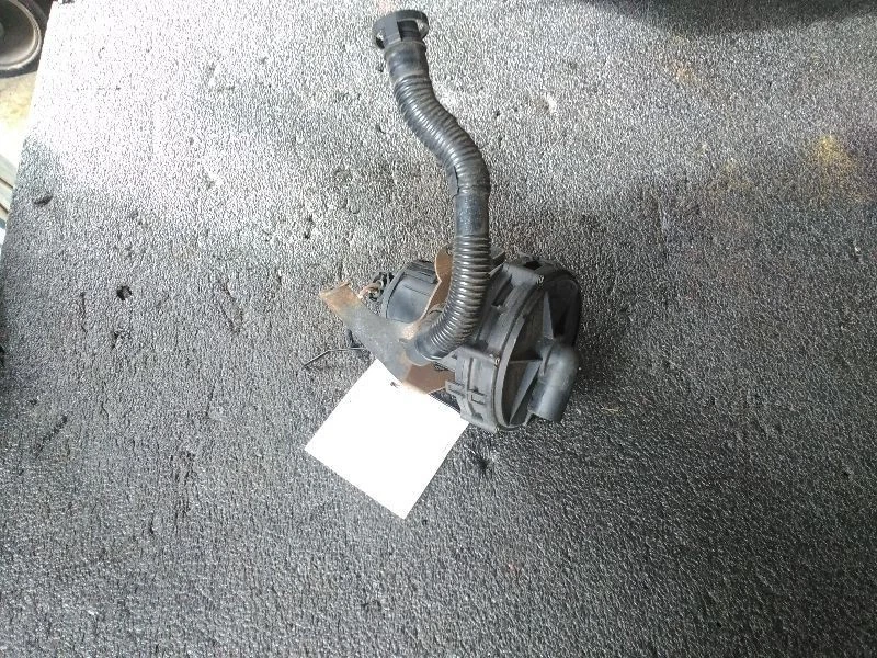 Bomba de inyección de aire 4,4 L para BMW X5 84597 00-03 Foto 3 de 4