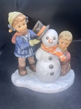 Goebel Hummel “Crowning Touch” BH 82 (1999) Porcelain Figurine