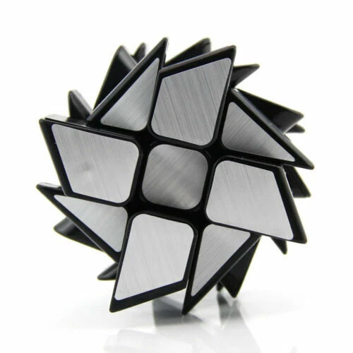 Cubi magici e rompicapi argento in plastica sul strategia