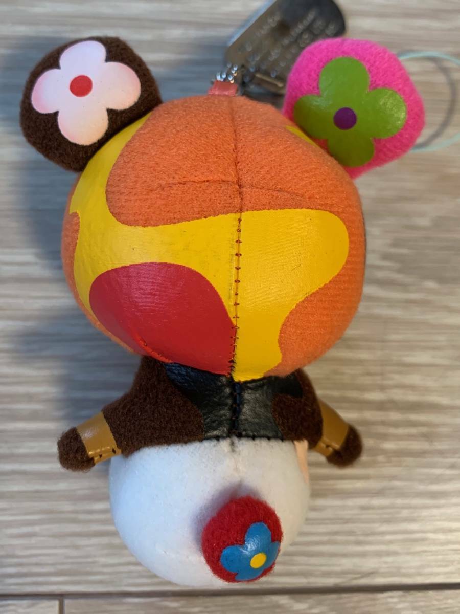 Louis Vuitton x Takashi Murakami 2009 pre-owned Petite Panda Bag Charm -  Farfetch