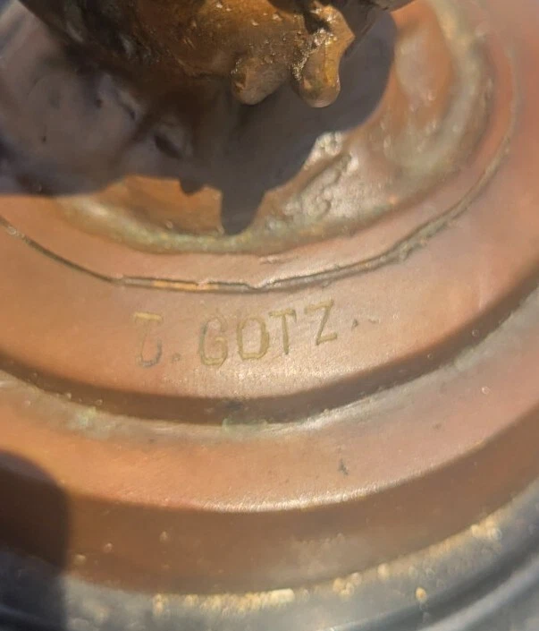 Putto de bronce Singed Gotz 18" Foto 3 de 4