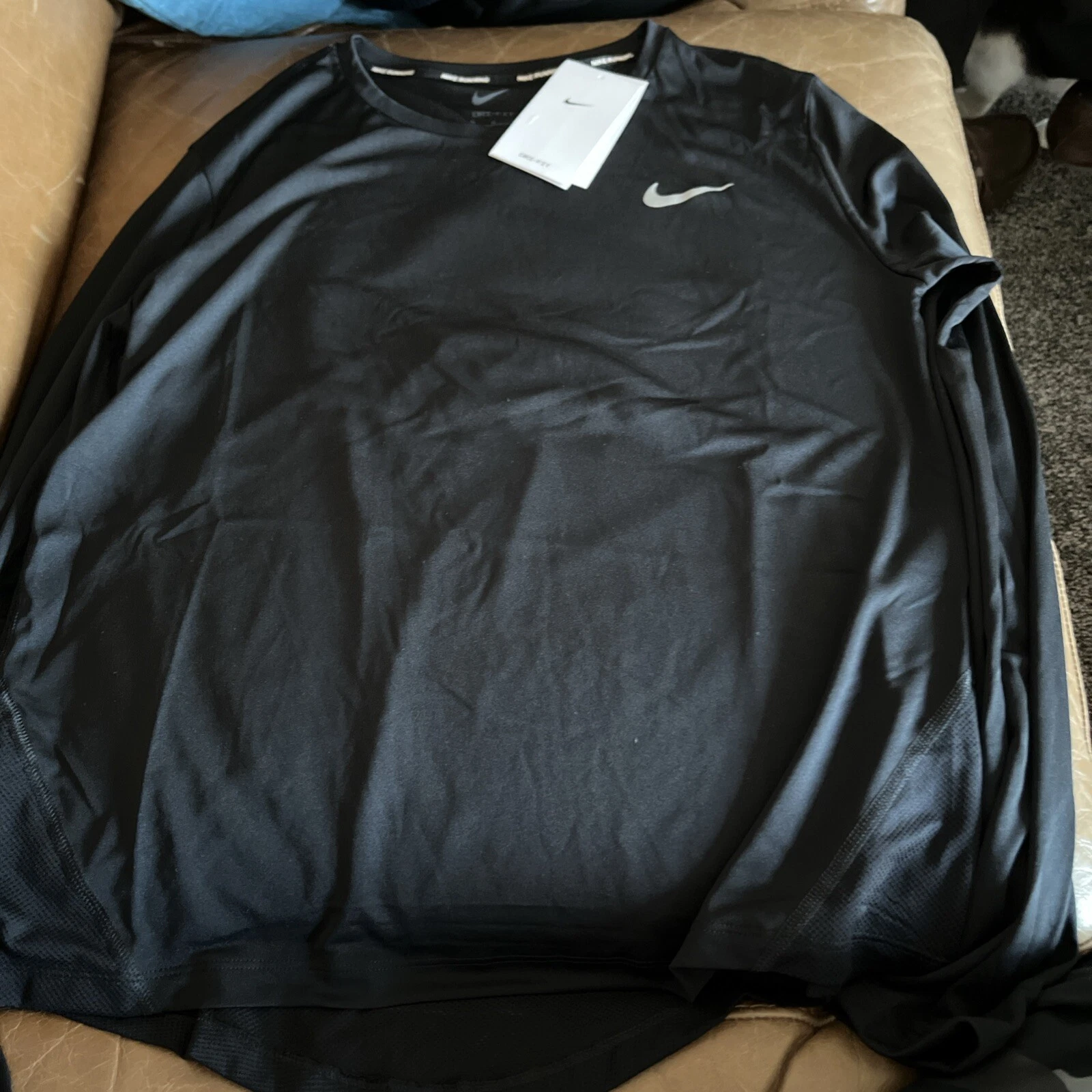 Nike Dri Fit Base Layer Women’s Running Top thumb holes,mesh back, black medium