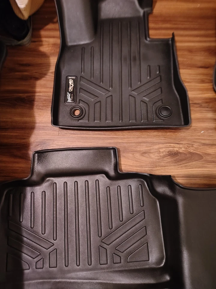 Juego de alfombrillas SMARTLINER 3 filas - revestimiento de carga detrás de la tercera fila compatible con... Foto 3 de 4