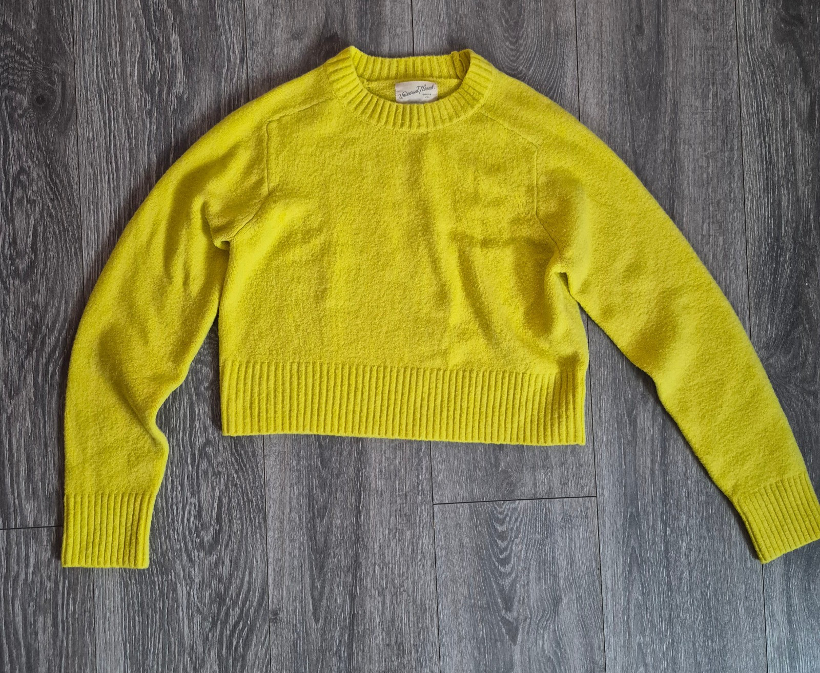 Universal Thread Bright Yellow Slightly Cropped C… - image 1