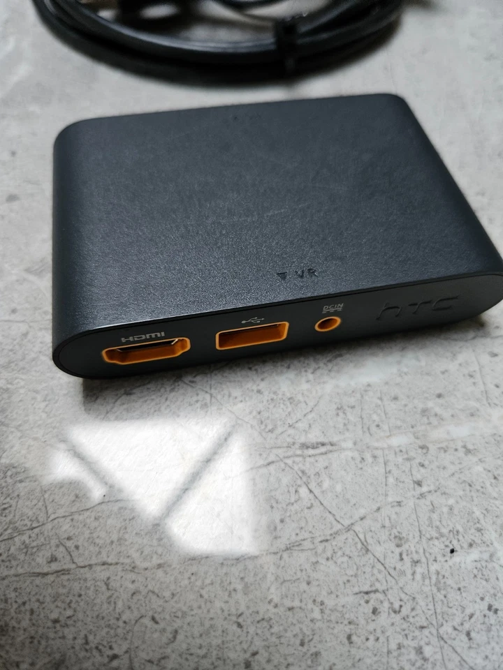 HTC Vive 1.0 Link Box with USB & OEM Power Supply Model: 2PU6100 - Image 2 of 2