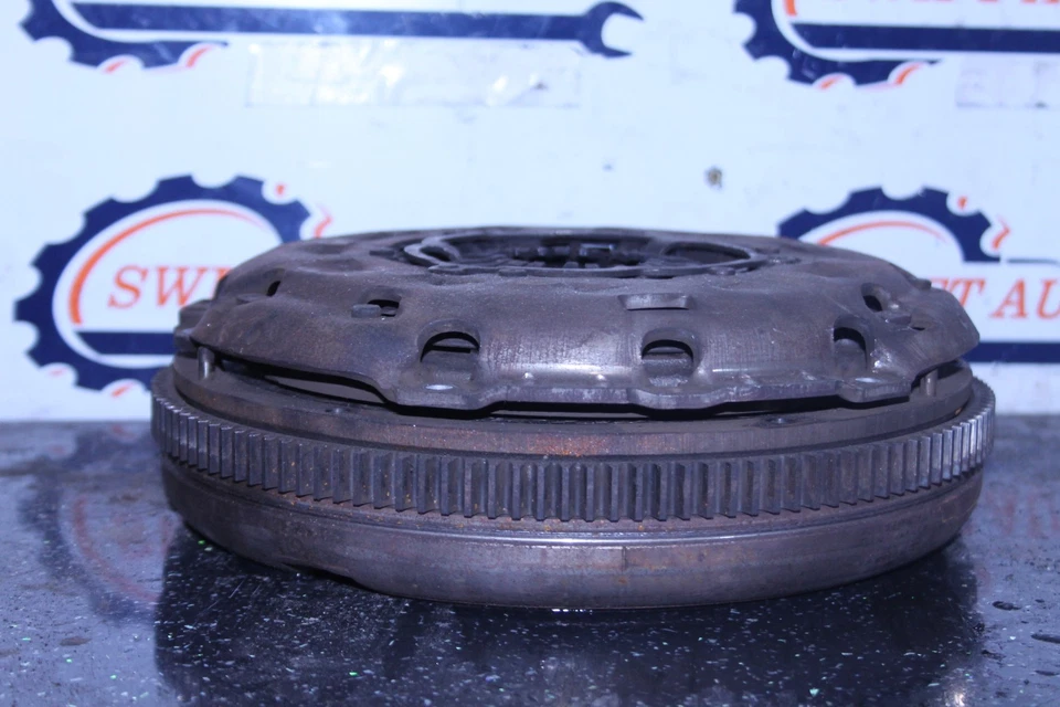 JUEGO EMBRAGUE VOLANTE DOBLE MASA AUDI A3 8V 2.0 LUK 022141031S 2013 - 2017 Foto 2 de 4