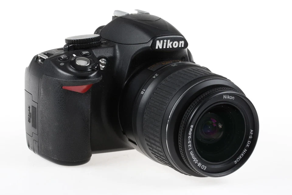 NIKON D3100 mit AF-S DX 18-55mm f/3,5-5,6 G ED II - SNr: 1011776 - Bild 3 von 4