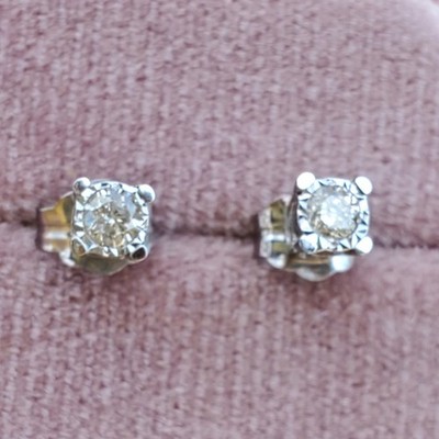 10K MASSIVE WEISSGOLD 1/10 CTTW DIAMANT SOLITÄR KLEINE OHRSTECKER ~ NEU!