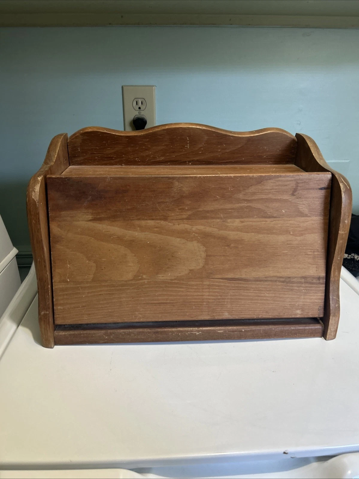 Vintage Retro Country Cottage Core Wooden Kitchen Counter Fold Down Bread Box
Opens in a new window