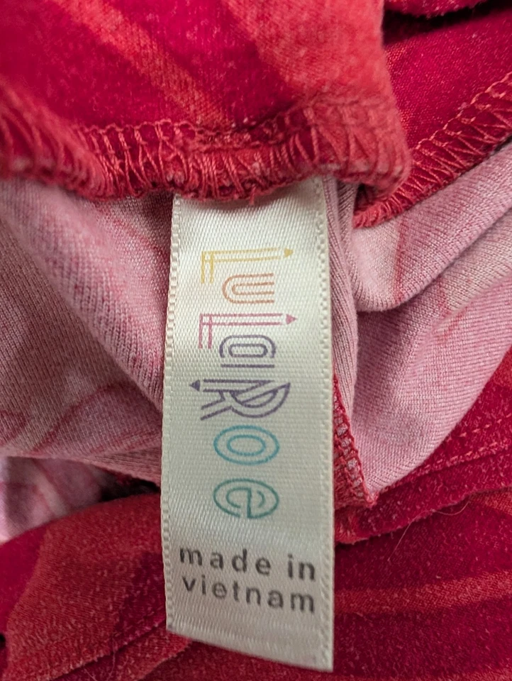 LuLaRoe Tall & Curvy TC Leggings Red Geometric Bow Pattern Soft Stretch Women’s - Image 3 of 4