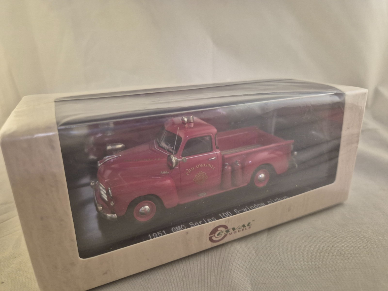 Camionnette GMC Série 100 de 1951 pompiers Esval 1/43 camion miniature rouge véhicule de secours