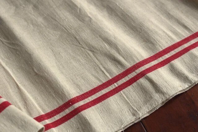Beau coupon ancien en lin à liteaux Etat neuf 2m55 x 0m56 / Linge ancien 380218 - Photo 2/3