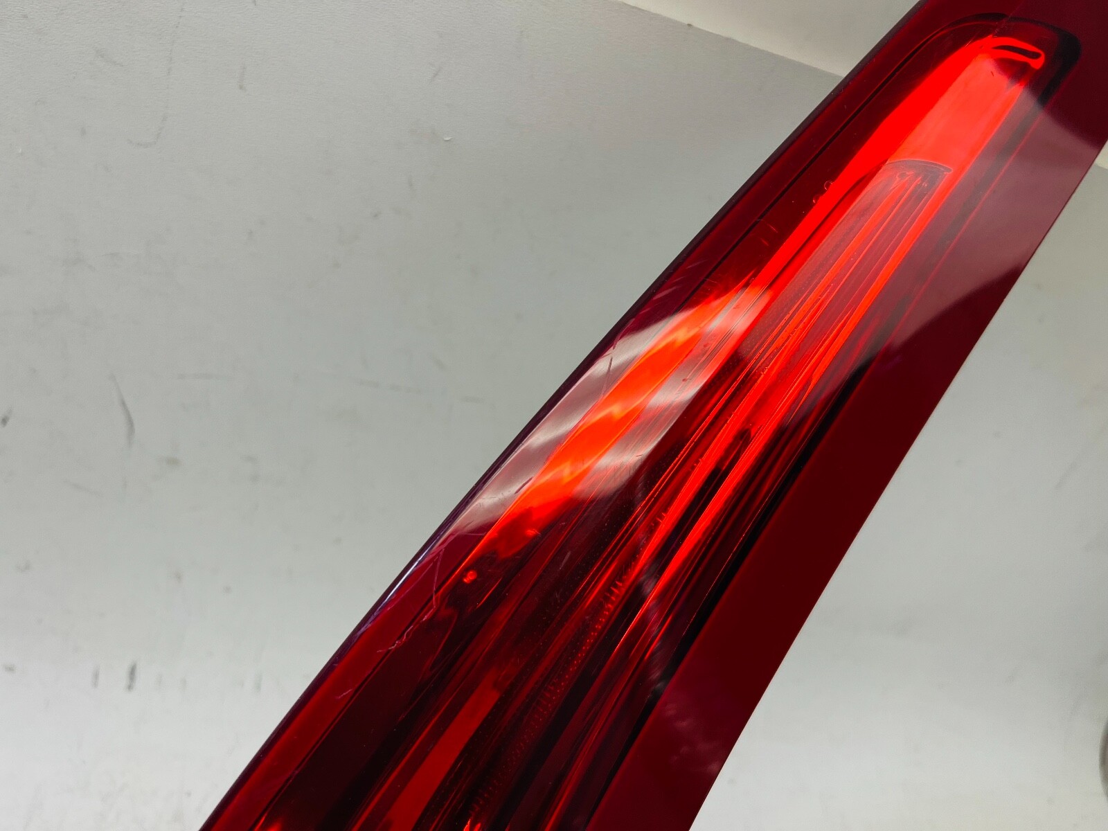 OEM 2011 2012 2013 2014 2015 2016 2017 Volvo XC60 RH Right Side Rear