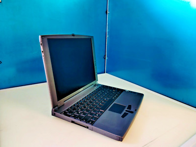 Acer Laptop mit Intel Pentium III-Prozessor als Ersatzteilspender (R1 1115)