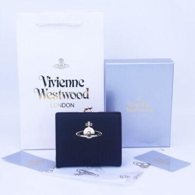 新品　Vivienne Westwood 二つ折り財布　黒　 988VW738 新品未使用】Vivienne Westwood 二つ折り財布 988VW738 - メルカリ