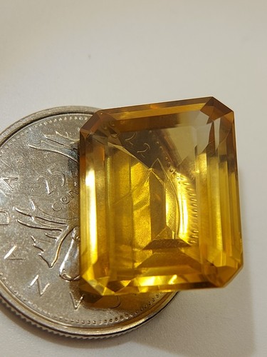 Large luminous citrine gemstone - faceted natural golden Quartz 19.95 CTS - Bild 13 von 16