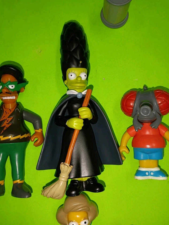 The Simpsons Treehouse of Horror Halloween Figure Lot Bundle Playmates Toys Rare - Image 3 of 4
