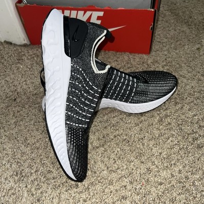 Size W 8,9,9.5,10.5- CJ0280-002 Nike React Phantom Run Flyknit 2 Oreo (Women's)