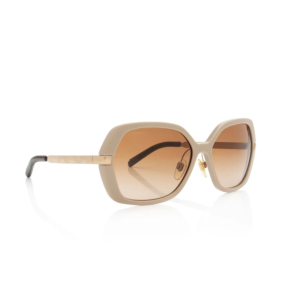 Gafas de sol cuadradas de gran tamaño con brazo de cuero Burberry Foto 2 de 4