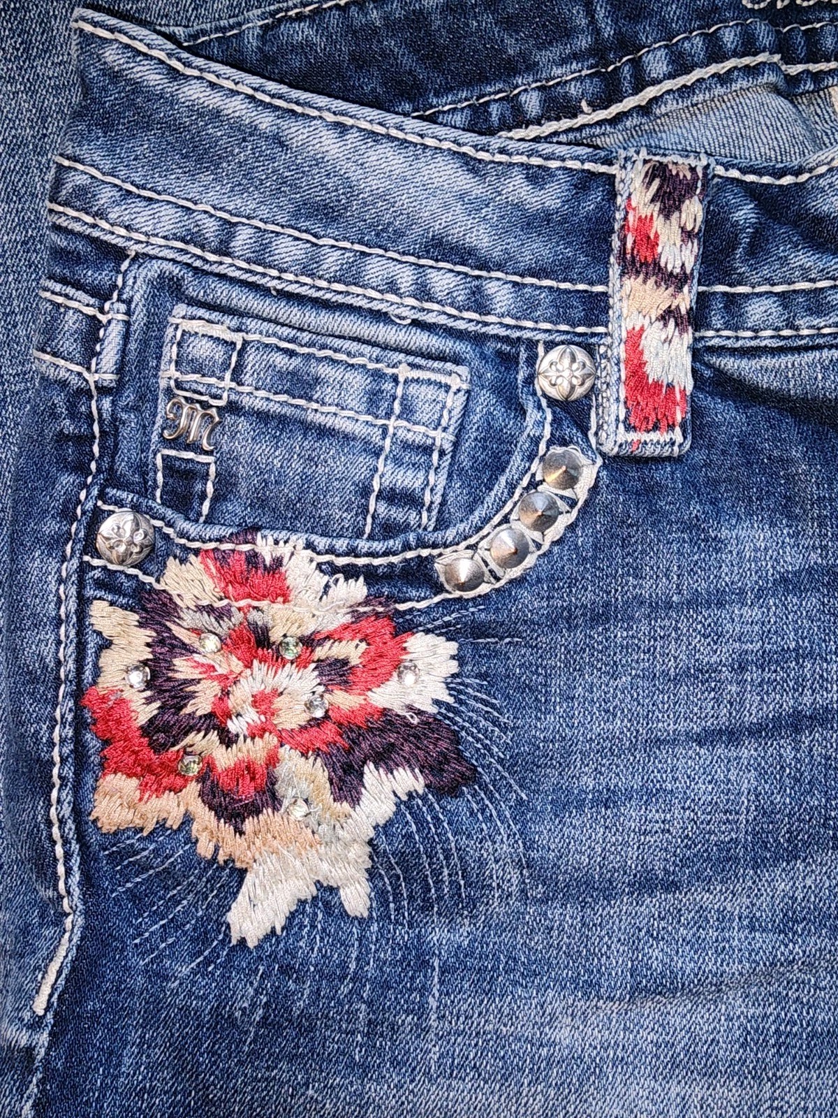 Miss Me Women's Buckle Jeans Sz 27 Signature Skinny Bling, Embroidery NWOT image 4