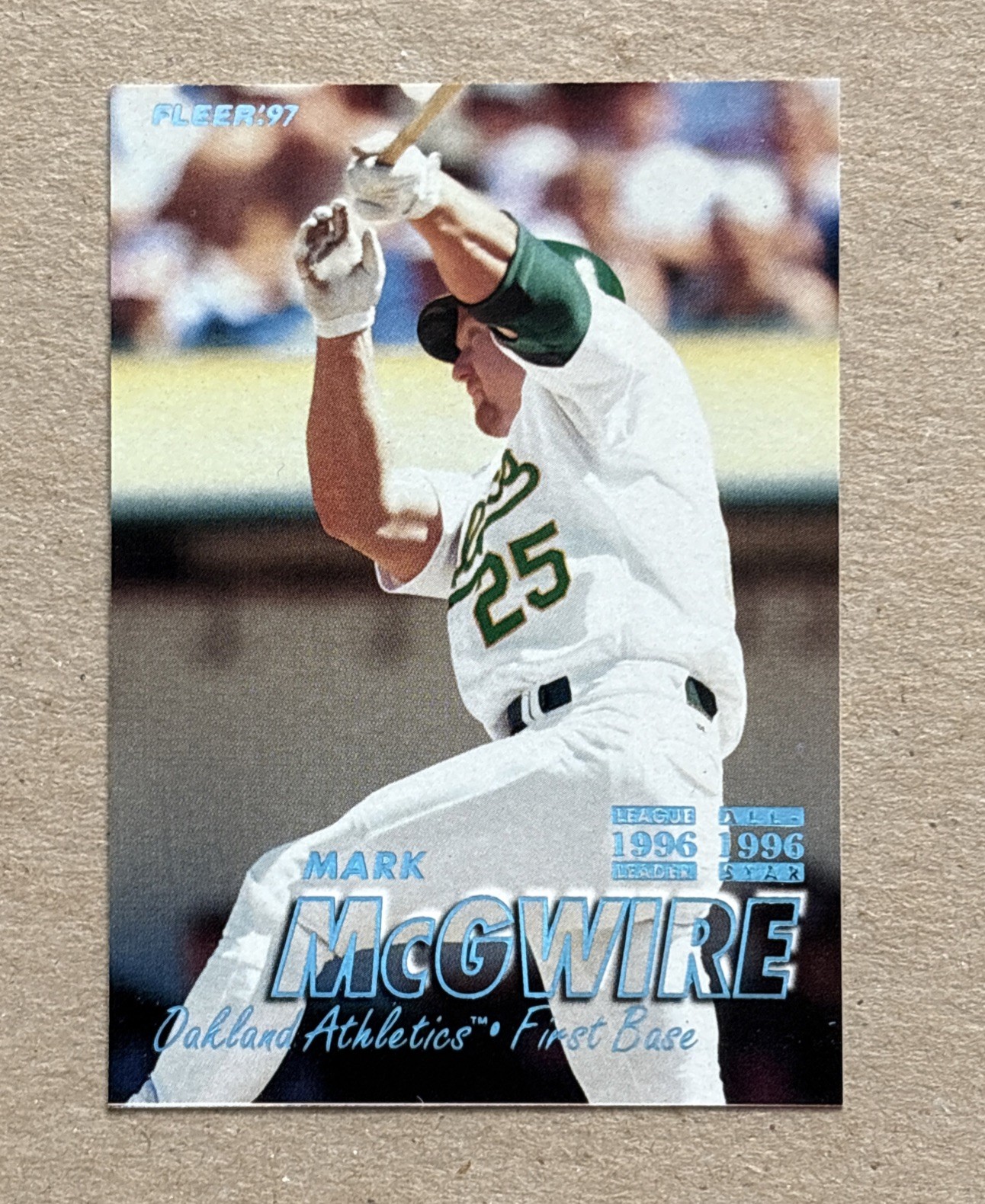 MARK McGWIRE 1997 Fleer Baseball TIFFANY Parallel #193
