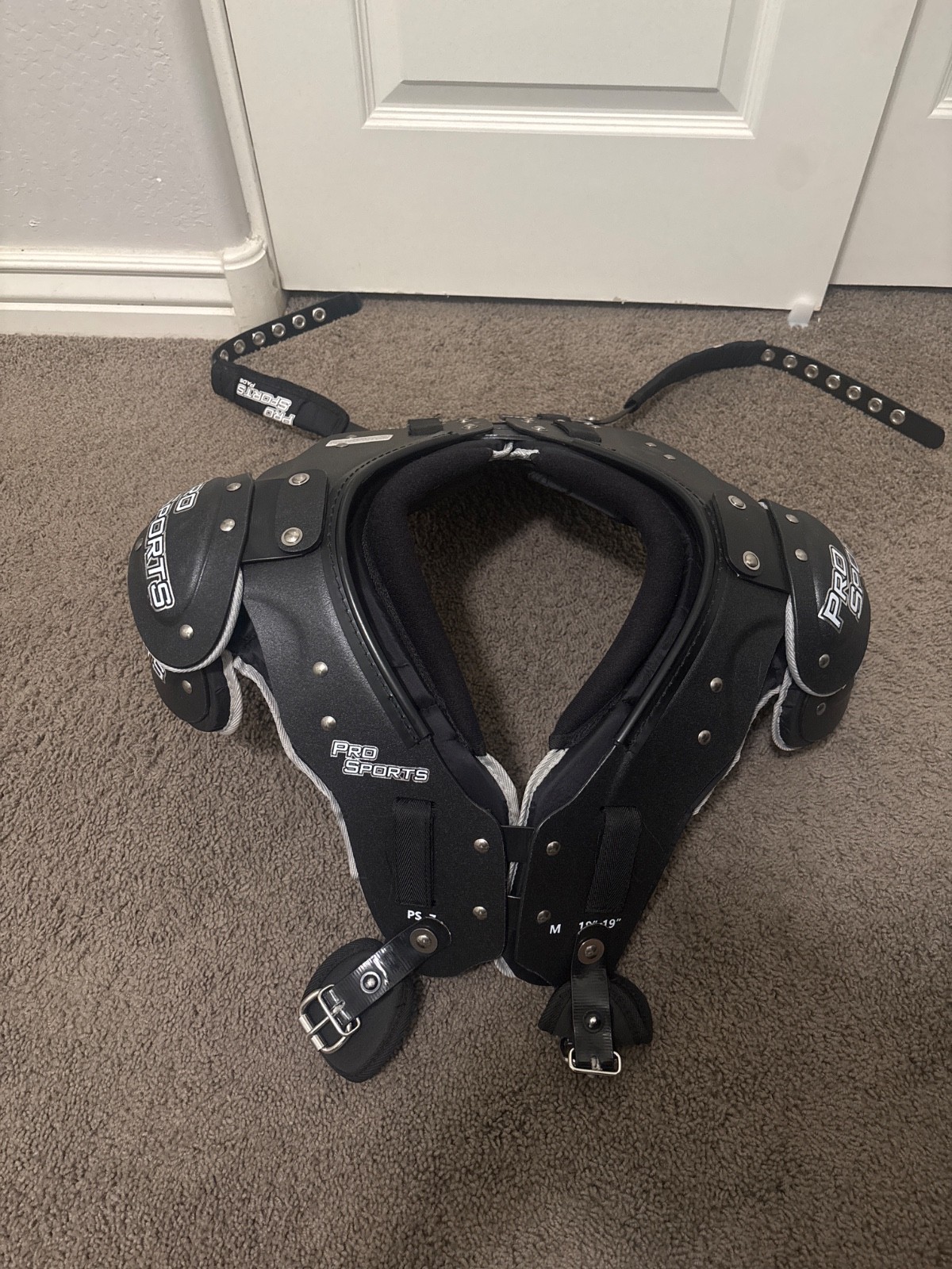 Pro Gear Sports Medium Football Shoulder Pad High School Varsity College