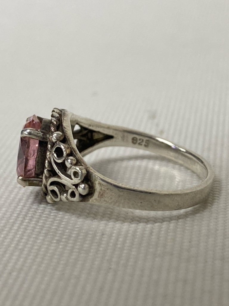 Silver Pink Oval(s) Ring - image 3