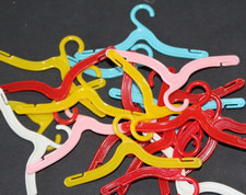  20 VINTAGE DOLL SIZE HARD PLASTIC HANGERS--3.5" WIDE--EXCELLENT 1-23-1