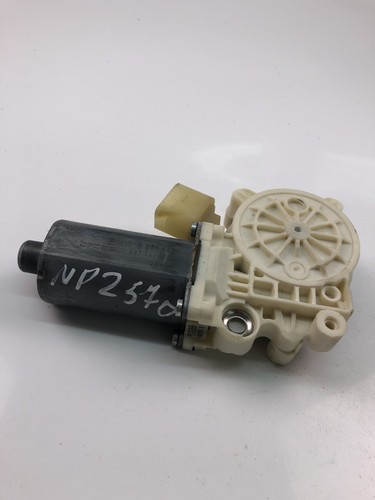 BMW 5 E60 window regulator motor6981142 2004 26680024